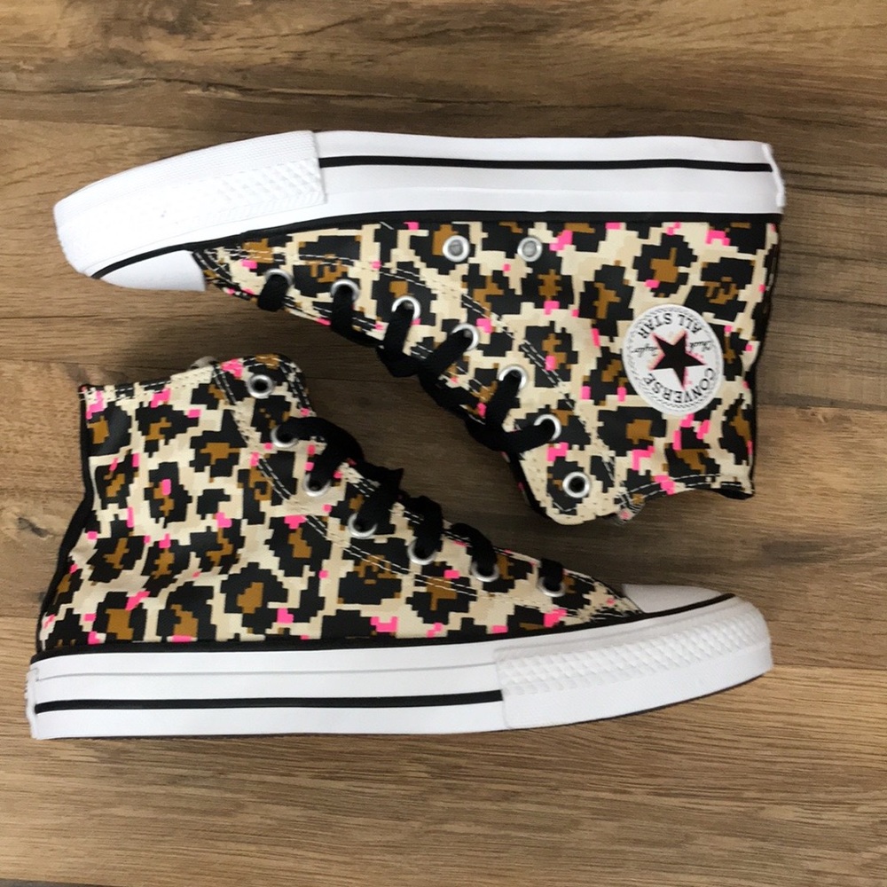 CONVERSE CTAS HIGH TOP BRAND NEW - Picture 9 of 16